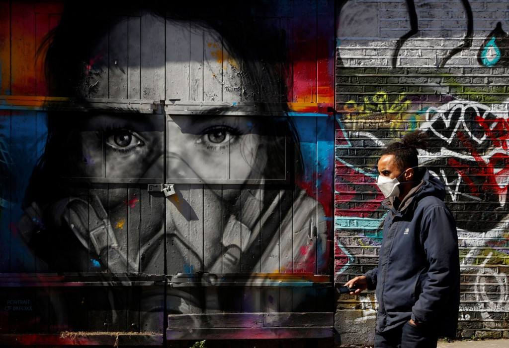 Κοροναϊός: «Ενδημικός δεν σημαίνει ακίνδυνος» προειδοποιεί κορυφαίος έλληνας βιολόγος της Οξφόρδης