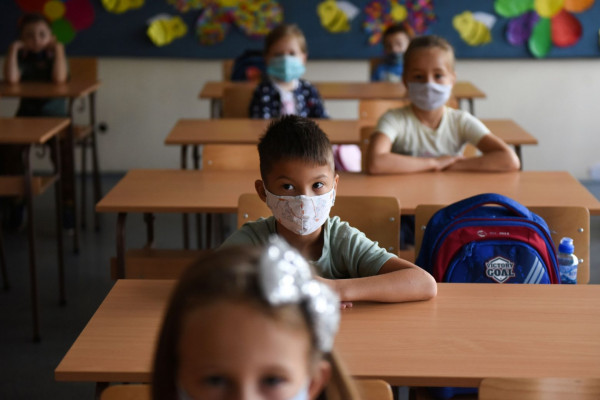 Κοροναϊός: Μοντέλο προσομοίωσης δείχνει πώς μπορούν τα σχολεία να λειτουργούν με ασφάλεια εν μέσω πανδημίας