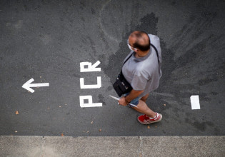 Όμικρον – Έως και 4 φορές πιο μεταδοτική από τη Δέλτα στους εμβολιασμένους