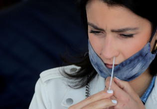 Κοροναϊός – Το κοινό κρυολόγημα δείχνει να προστατεύει από την Covid-19