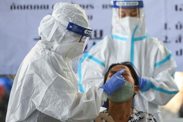 Όμικρον – Νοτιοαφρικανική μελέτη βλέπει περισσότερα ασυμπτωματικά κρούσματα σε σχέση με τη Δέλτα