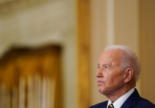 ΗΠΑ: Ο Τζο Μπάιντεν αντιμέτωπος με τα δύσκολα