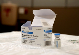 Εμβόλιο: Η Johnson & Johnson προβλέπει για φέτος αύξηση πωλήσεων κατά 46%