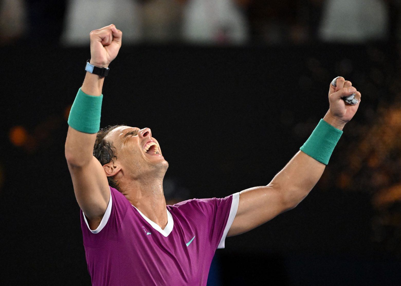 Ναδάλ: Ο πανηγυρισμός μετά τη μεγάλη νίκη επί του Μεντβέντεφ και την κατάκτηση του Australian Open (Φωτό & Βίντεο)