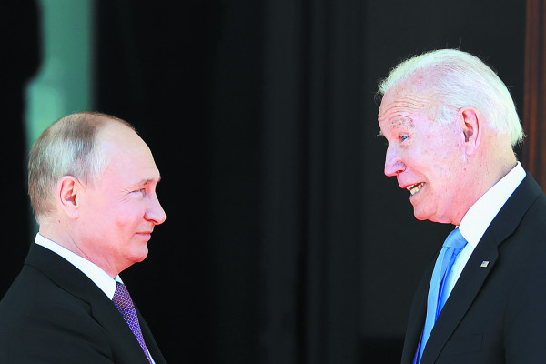 Διπλωματικός πυρετός για το ουκρανικό: ΗΠΑ – Ευρώπη απέναντι στον ρωσικό γρίφο