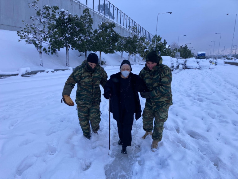 Ο στρατός βγαίνει στο δρόμο μόνον όταν του ζητηθεί