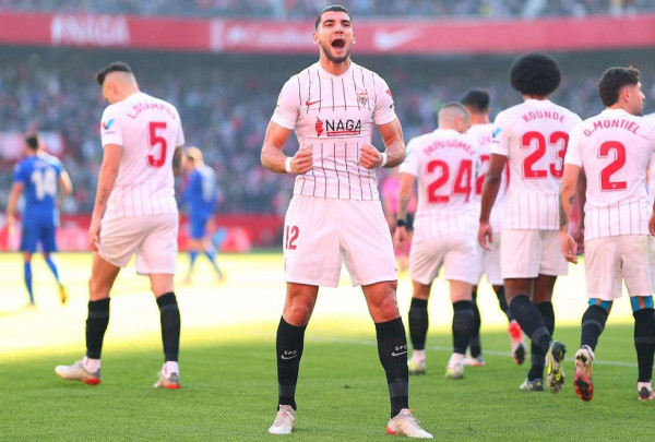 Η Σεβίλλη παραμένει στο «κυνήγι» της Ρεάλ (1-0)