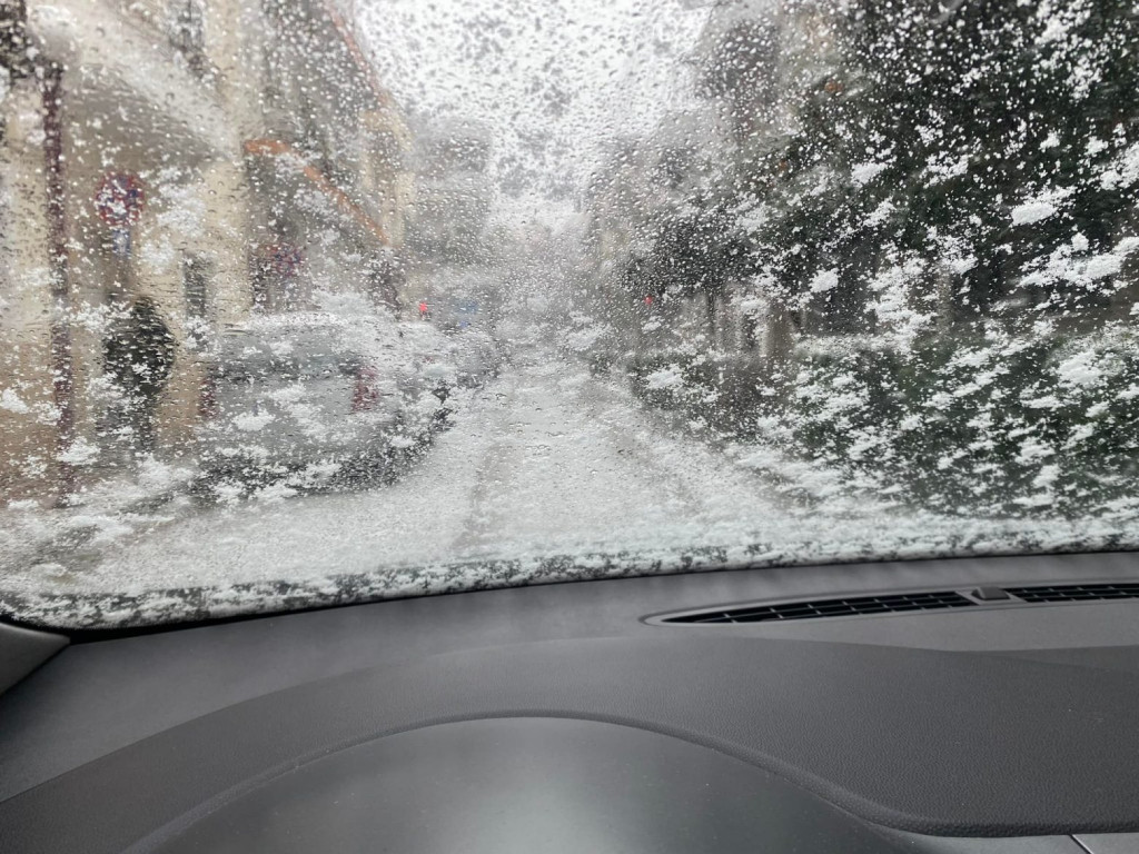 Αγία Παρασκευή: Καθαρίστε τα πεζοδρόμια σας από τα χιόνια, ζήτησε από τους δημότες του ο Δήμαρχος