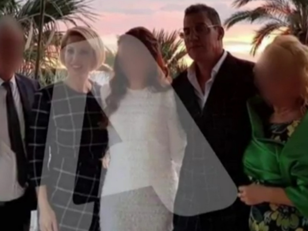 Τζώρτζης Μονογυιός – Ετοίμαζε θρησκευτικό γάμο στην Μύκονο – Ο πολιτικός γάμος με την Αθηνά