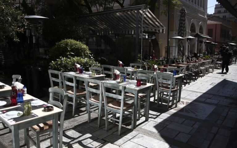 Κοροναϊός: Έκτακτες ανακοινώσεις Πλεύρη για τα νέα μέτρα στις 17:30