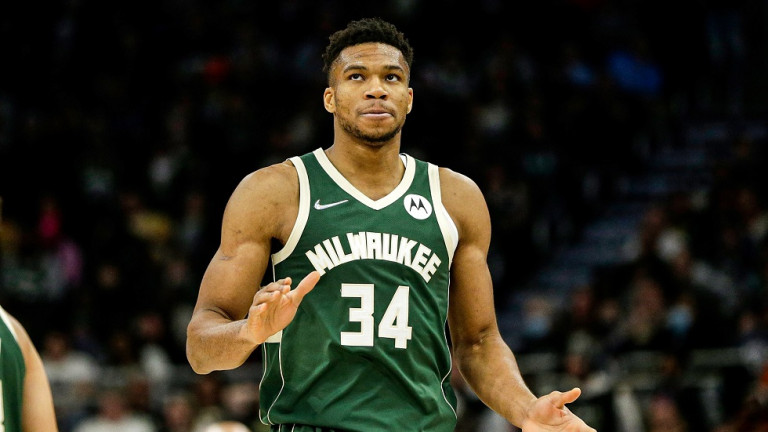 To double – double του Γιάννη κόντρα στους Πίστονς