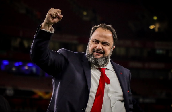 Αποθέωση στα social για Μαρινάκη – «Πελάτισσα έχει την Άρσεναλ»