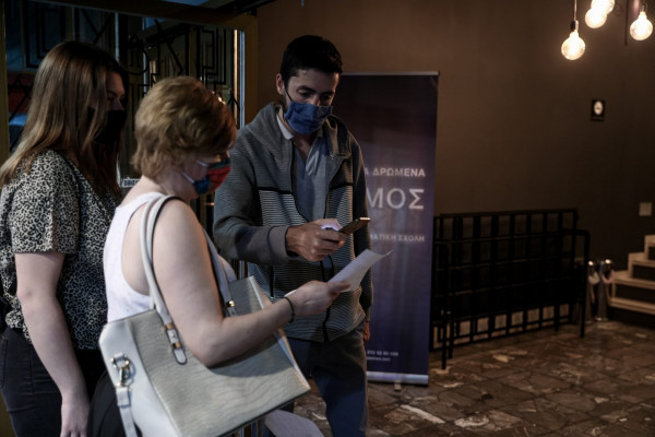 Κοροναϊός: Φόβος για νέο κύμα ενώ η πανδημία «εξουδετερώνει» τα όπλα εναντίον της