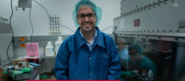 ΗΠΑ – Έλληνας ερευνητής του Χάρβαρντ κατάφερε να «χωρέσει» τον εγκέφαλο σε ένα τσιπ