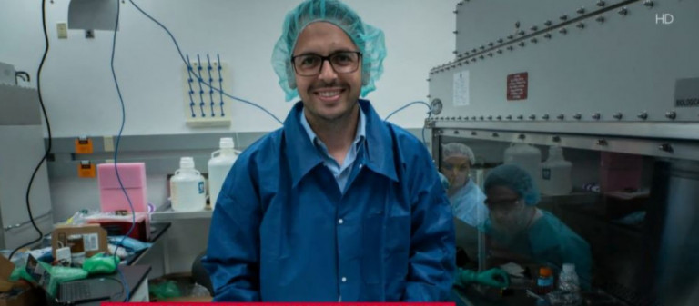 ΗΠΑ – Έλληνας ερευνητής του Χάρβαρντ κατάφερε να «χωρέσει» τον εγκέφαλο σε ένα τσιπ