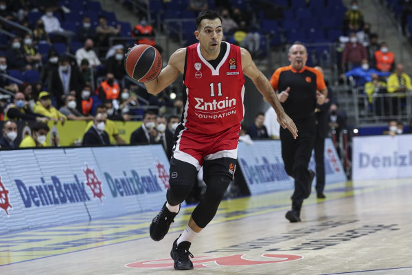 Έκτος πασέρ στην ιστορία της Euroleague o Σλούκας