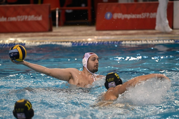 Ο Ολυμπιακός «βούλιαξε» την ΑΕΚ (23-3)