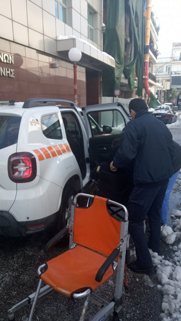 Περιφέρεια Αττικής: Διακομιδή 50 ασθενών σε δομές υγείας λόγω της κακοκαιρίας