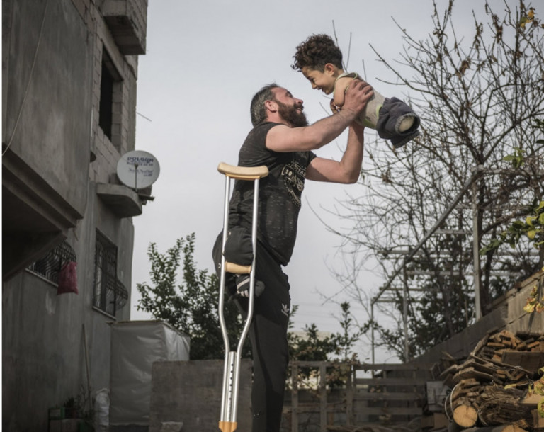 Ιταλία – Θα παρασχεθεί ιατρική υποστήριξη σε πατέρα και γιο που έγιναν παγκόσμιο σύμβολο