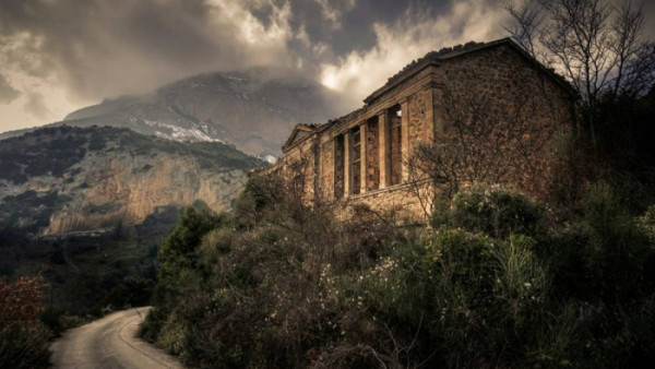 Ξυλόκαστρο – Αναστηλώνεται σχολείο του 1900