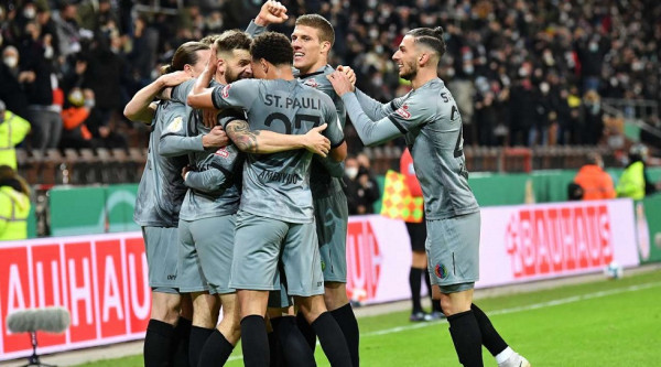 Η Σαν Πάουλι απέκλεισε τη Ντόρτμουντ (2-1)