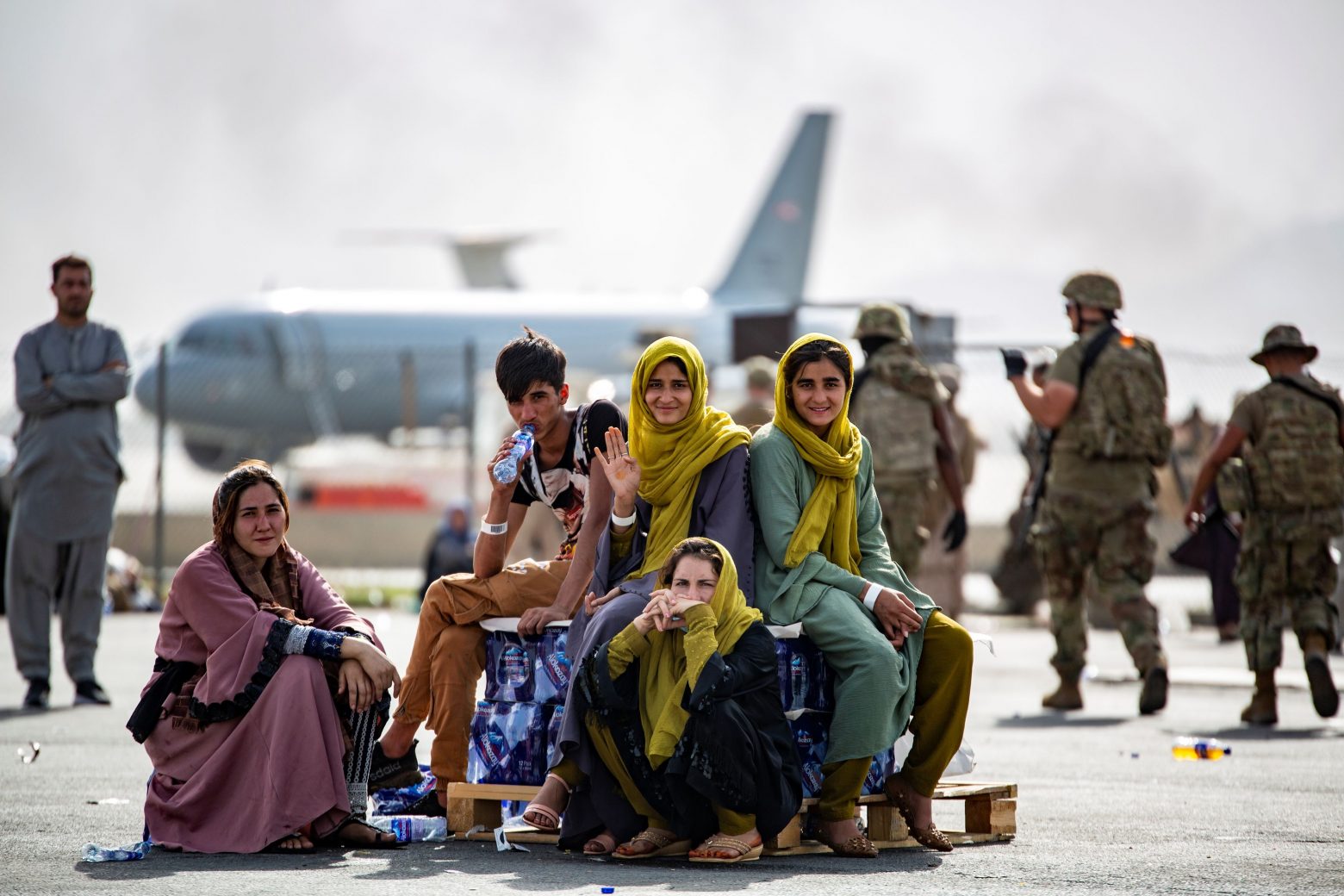 Γερμανία - Επιχειρεί να μεταφέρει 20.000 Αφγανούς μήνες μετά την επικράτηση των Ταλιμπάν