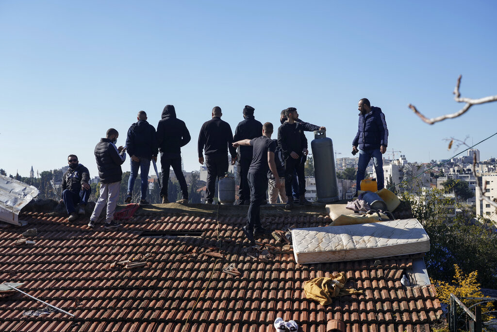 Ιερουσαλήμ – Οικογένεια Παλαιστινίων που απειλείται με έξωση απειλούσε ότι θα αυτοπυρποληθεί – Υποχώρησαν οι ισραηλινές δυνάμεις