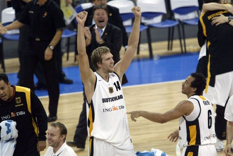 Η FIBA θυμήθηκε τη… ραψωδία του Νοβίτσκι κόντρα στους Ισπανούς το 2005