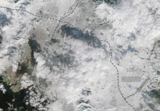 Αθήνα: Φωτογραφία της χιονισμένης πρωτεύουσας από το διάστημα