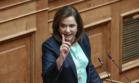 Μπακογιάννη σε Σκουρλέτη για τις πρόωρες εκλογές: «Μην ξύνεστε στην γκλίτσα του τσοπάνη»