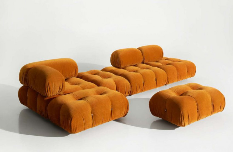 Viral η ιδέα διάσημου ράπερ να ανακατασκευάει θρυλικό καναπέ με ψωμάκια μπριος
