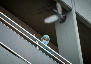 ΠΟΕΔΗΝ – Λάθος αντίληψη ότι έχουμε να κάνουμε με ήπια νόσηση λόγω Όμικρον – Οδηγεί σε χαλάρωση και μη τήρηση των μέτρων