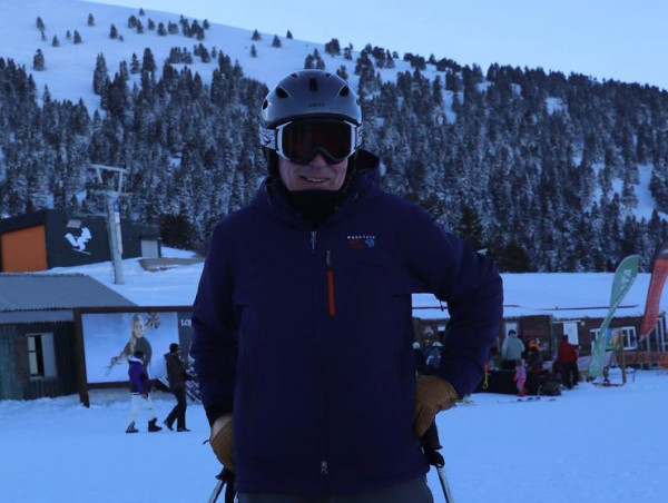 Τζέφρι Πάιατ: Τελευταίες χιονοδρομίες του Αμερικανού Πρέσβη στο Χιονοδρομικό των Καλαβρύτων