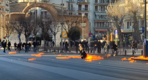Θεσσαλονίκη: Επεισόδια με μολότοφ μετά το τέλος της πορείας στο κέντρο