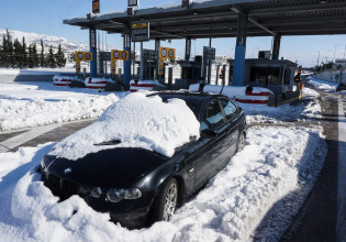 Αττική Οδός: «30 εκχιονιστικά έπρεπε να λειτουργούν» λέει ο Καραγκούνης – Τα «καρφιά» στην εταιρεία