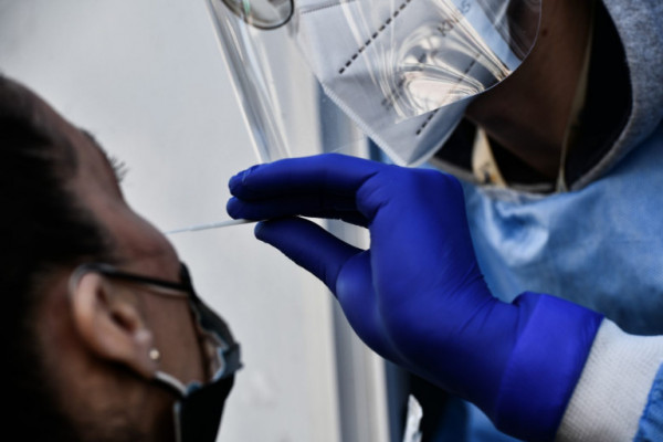 Pcr – Αντιδράσεις από τον ΠΙΣ στη μείωση της τιμής – «Μπορεί να επιφέρει μείωση της ποιότητας των παρεχόμενων υπηρεσιών»