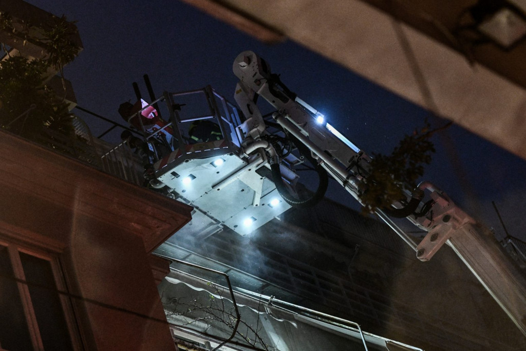 Συναγερμός στην Πυροσβεστική: Φωτιά σε διαμέρισμα στο Κολωνάκι