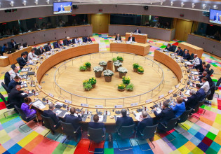 ΕΕ: «Τεράστιες συνέπειες και σφοδρά κόστη» θα έχει η περαιτέρω στρατιωτική επιθετική ενέργεια της Ρωσίας κατά της Ουκρανίας