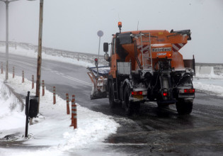 Πάρνηθα – Διακόπηκε η κυκλοφορία στη λεωφόρο