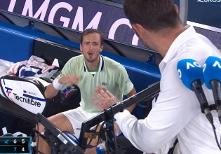 Εκνευρισμένος ο Μεντβέντεφ με τον πατέρα του Τσιτσιπά