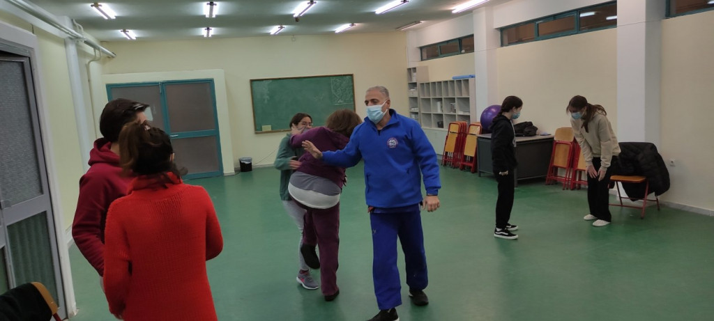 Μαρκόπουλο-Αυτοάμυνα μαθαίνουν οι γυναίκες