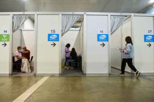 Σερβία – Εκρηξη κρουσμάτων προκάλεσε η Ομικρον – Χαμηλά τα ποσοστά εμβολιασμού