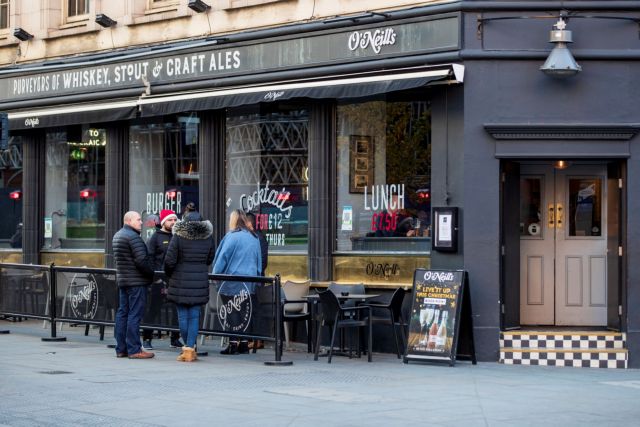 Βρετανία – Στους 335 οι νεκροί απο κοροναϊό σε ένα 24ωρο