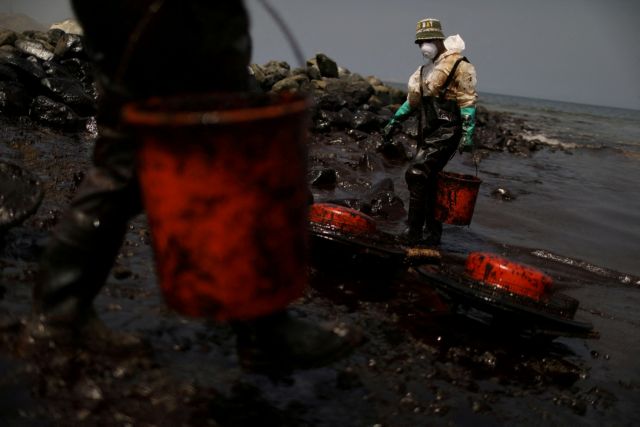 Περού: Σοκάρουν οι νεότερες εκτιμήσεις για το πετρέλαιο που διέρρευσε στη θάλασσα