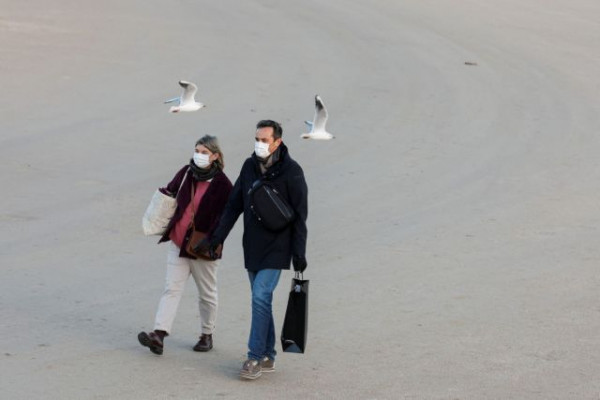 Ομικρον – Σε αχαρτογράφητα νερά η χώρα – Αυξάνονται οι εισαγωγές στα νοσοκομεία