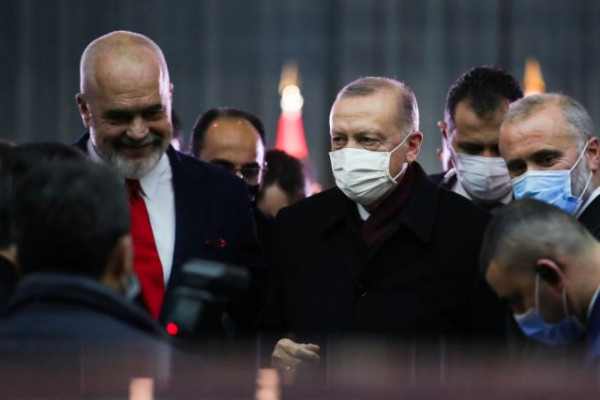 Ερντογάν από Αλβανία – Παραδώσαμε 522 σπίτια στους σεισμόπληκτους – Θα συνεχίσουμε να είμαστε δίπλα σας