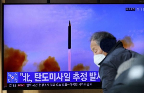 Βόρεια Κορέα – Υποστηρίζει ότι εκτόξευσε υπερηχητικό πύραυλο