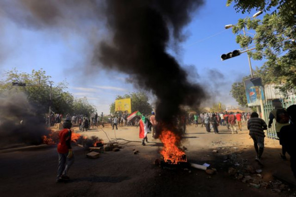 Σουδάν – Συνεχίζονται οι διαδηλώσεις στο Χαρτούμ – Ενας νεκρός