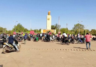 Μπουρκίνα Φάσο: Νέες ταραχές – Διαδηλωτές πυρπόλησαν το κτήριο του κυβερνώντος κόμματος