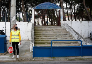 Παπαευαγγέλου – Θα κλείσουν πολλά τμήματα σε σχολεία – Γιατί δεν πρέπει να ανησυχούμε